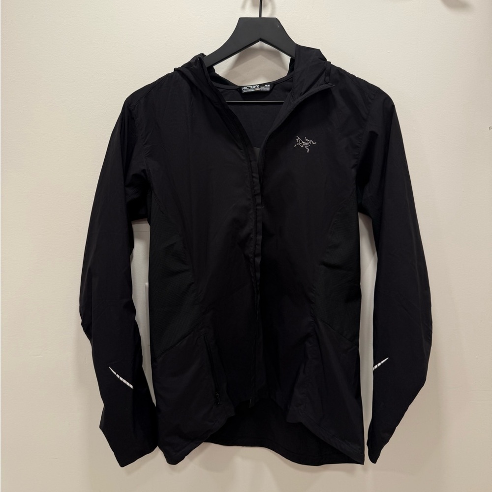 Arc’teryx Womens Black Windbreaker